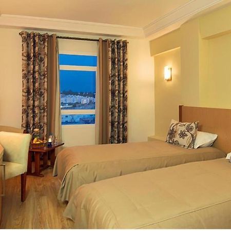 Across Hotels & Spa Fes Exterior photo